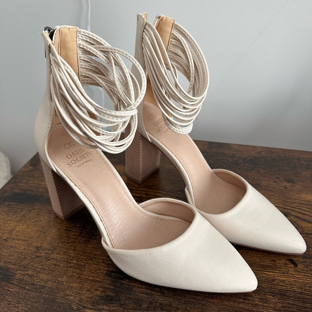 Close toed heels